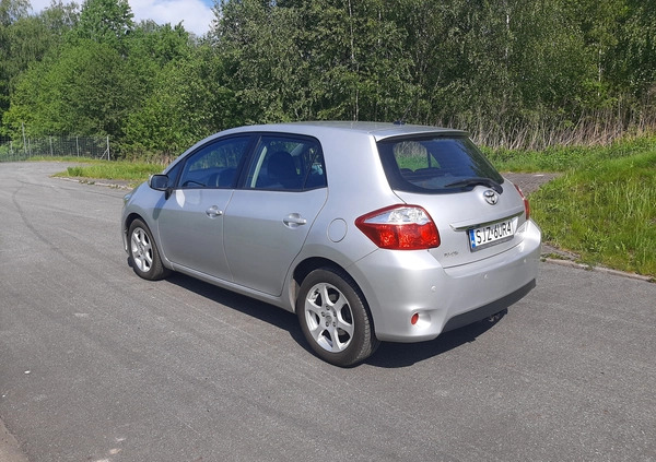 Toyota Auris cena 17990 przebieg: 224000, rok produkcji 2010 z Sierpc małe 46